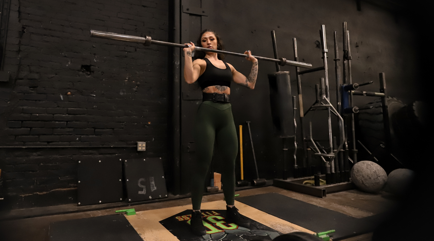 Weightlifting belt: what does it do plus when and how you should wear it