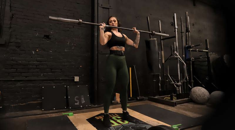 wearing-a-lifting-belt-for-squats-should-you-do-it