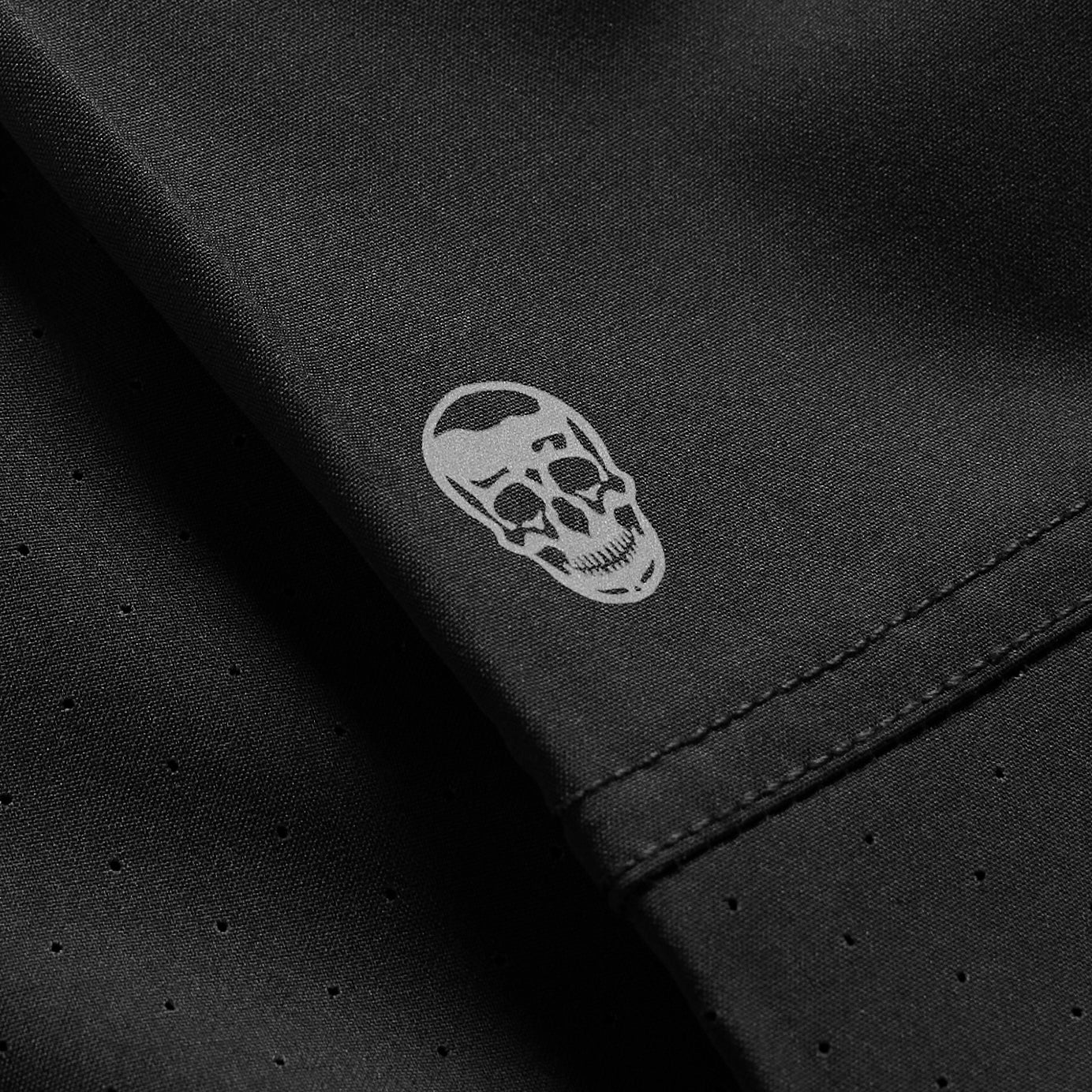 performance jogger black skull detail